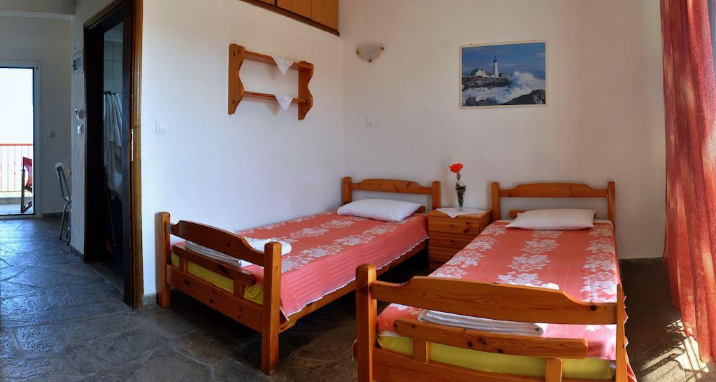 Aris Pension Agia Paraskevi  Room photo